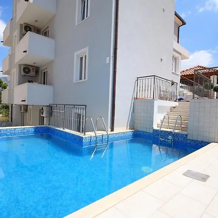 Erna Apartment