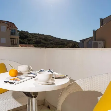 Erna Apartment