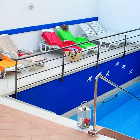 Erna Apartment *