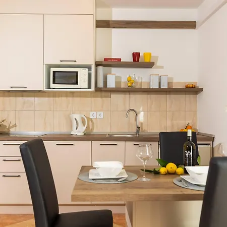 Erna Apartment
