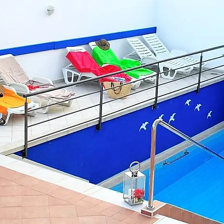 Erna Apartment *