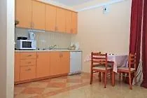 Erna Apartment *