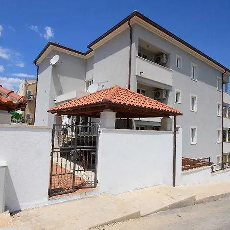 Apartment Erna